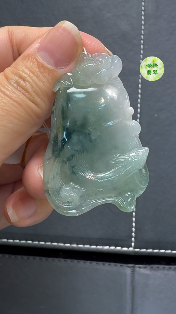 精緻雕刻糯冰種翡翠A貨荷花魚吊墜——平和與富足的優雅象徵 - Image 10
