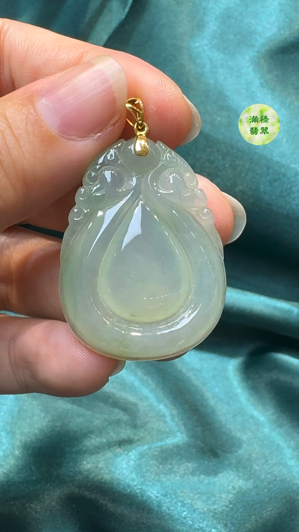 18K白金翡翠A貨玉器福貝翡翠吊墜 約36 x 27 x 4.4mm