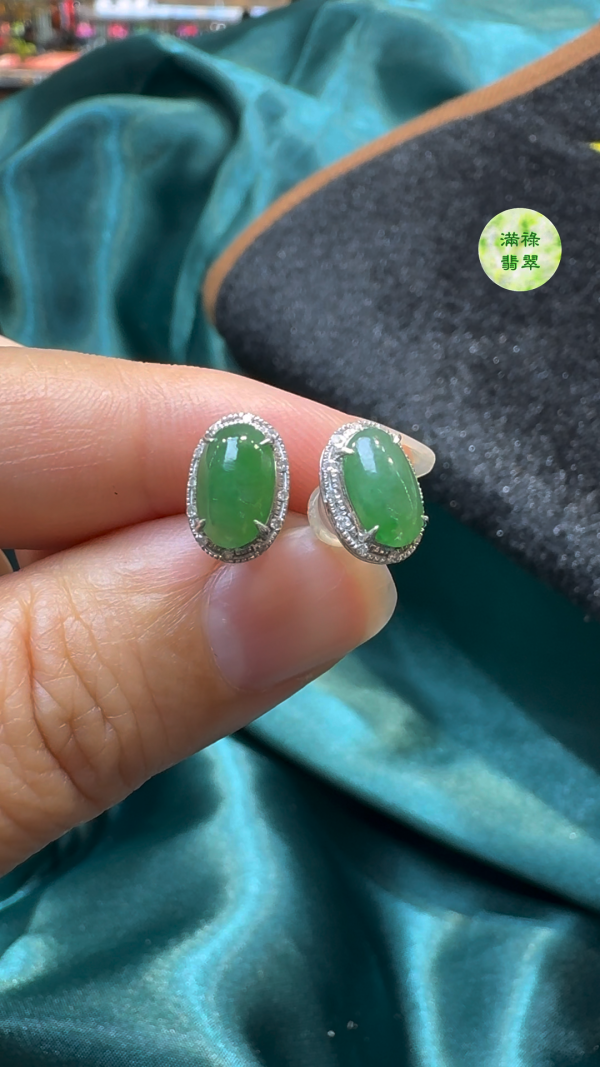 18K翡翠A貨玉器蛋面翡翠耳環主石8.3 x 5.1mm - Image 2