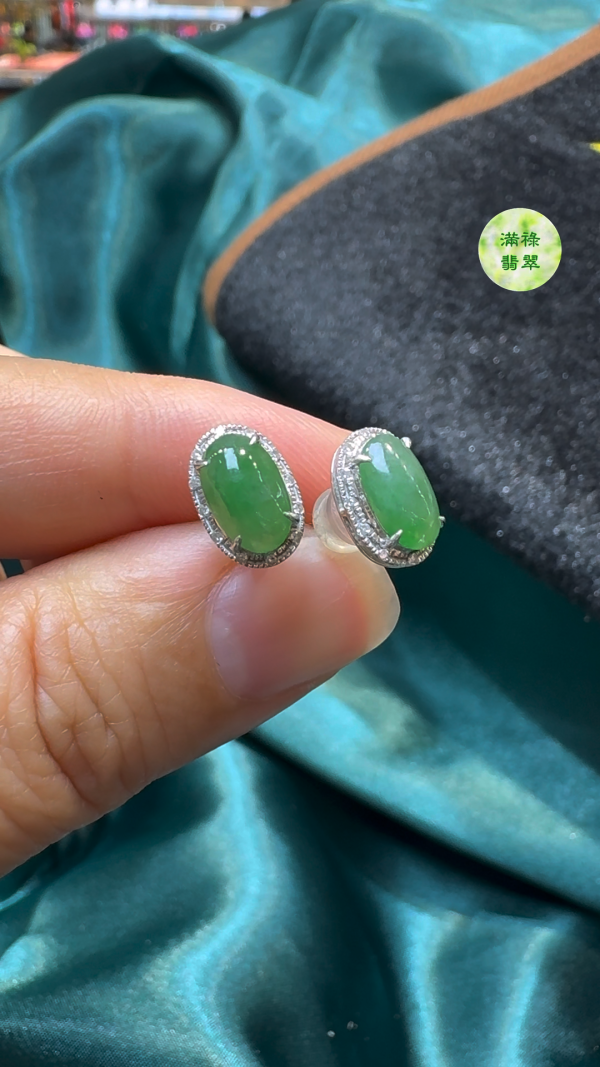 18K翡翠A貨玉器蛋面翡翠耳環主石8.3 x 5.1mm - Image 3