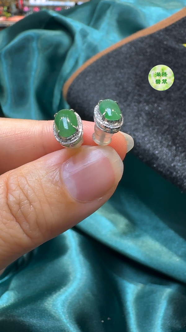 18K翡翠A貨玉器蛋面翡翠耳環主石8.3 x 5.1mm - Image 4