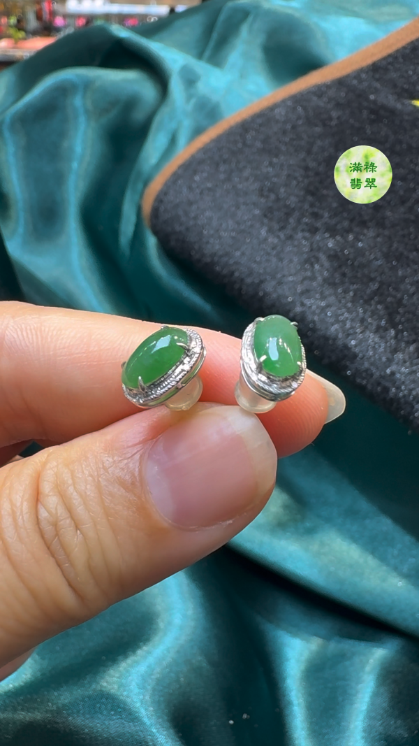 18K翡翠A貨玉器蛋面翡翠耳環主石8.3 x 5.1mm - Image 7