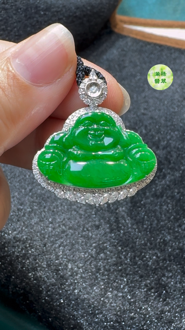 18K翡翠A貨玉器正陽綠翡翠彌勒佛公玉吊墜 約29 x 27 x 8.5 mm/主石24x16mm - Image 2