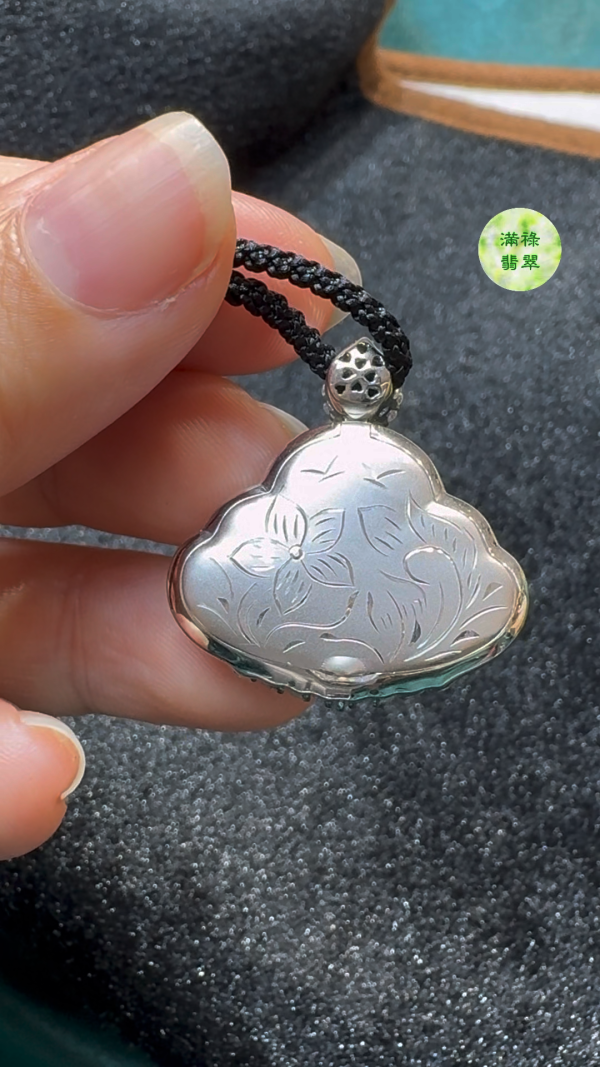 18K翡翠A貨玉器正陽綠翡翠彌勒佛公玉吊墜 約29 x 27 x 8.5 mm/主石24x16mm - Image 9