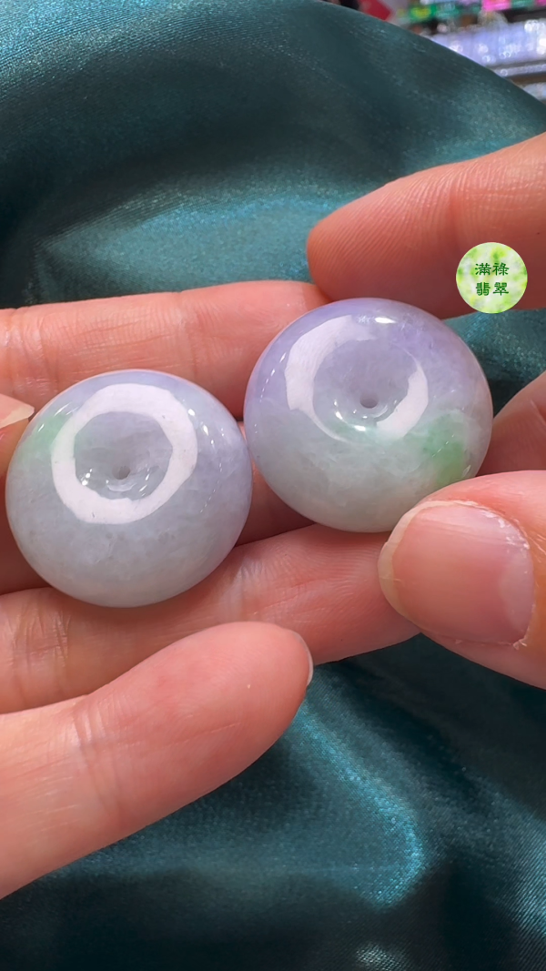 翡翠A貨玉器春彩平安扣一對主石直徑25mm-厚度11mm - Image 2