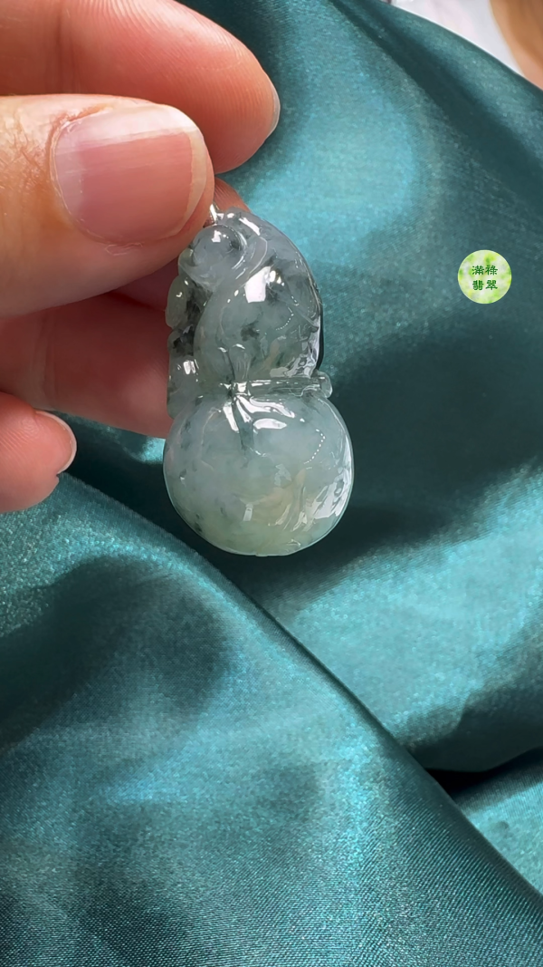 翡翠A貨玉器葫蘆吊墜 34-18-14mm