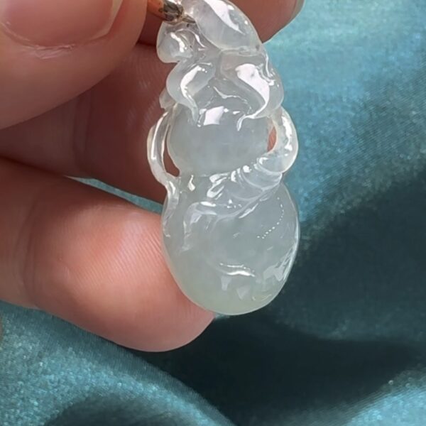翡翠A貨玉器葫蘆吊墜 30-15-19mm