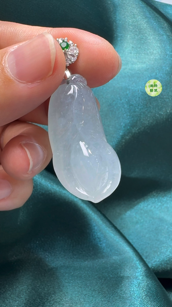 翡翠A貨玉器玉蘭花吊墜 5-17-11mm