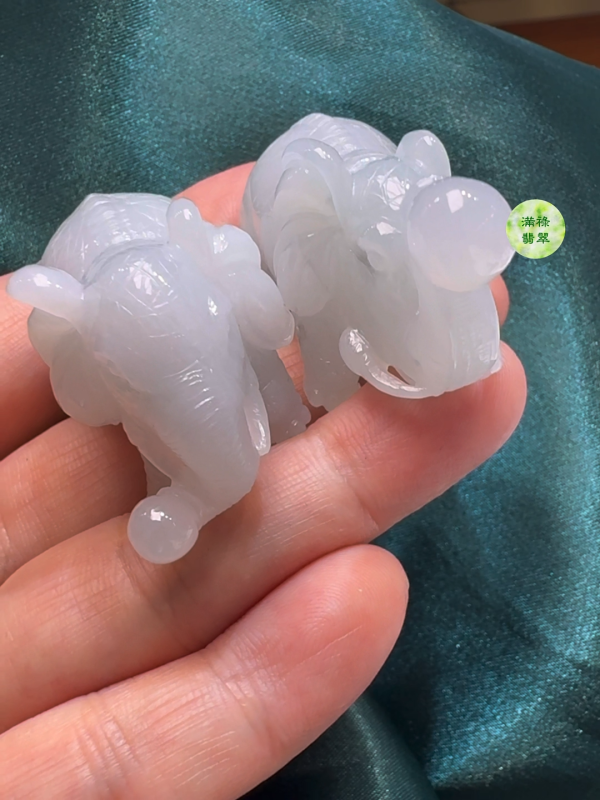 翡翠A貨玉器大象一對53 x 29 x 18mm、42 x 29 x 21mm - Image 3