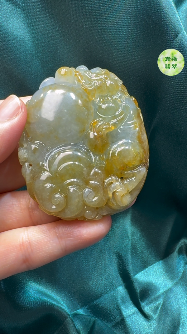 翡翠A貨玉器黃翡貔貅翡翠吊墜65 x 52 x 18mm