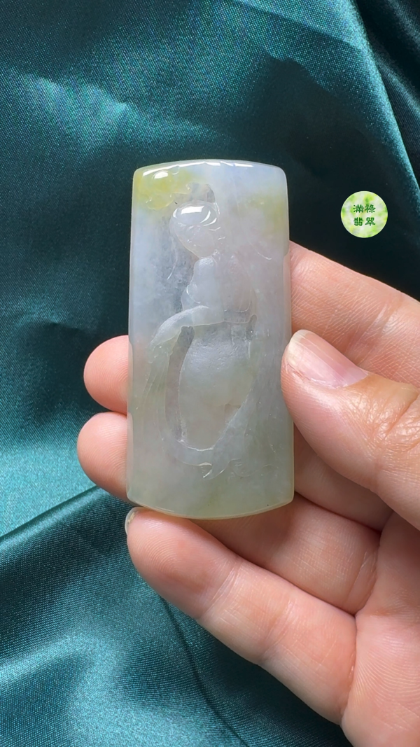 翡翠A貨玉器優雅女翡翠吊墜 尺寸64-30-5mm