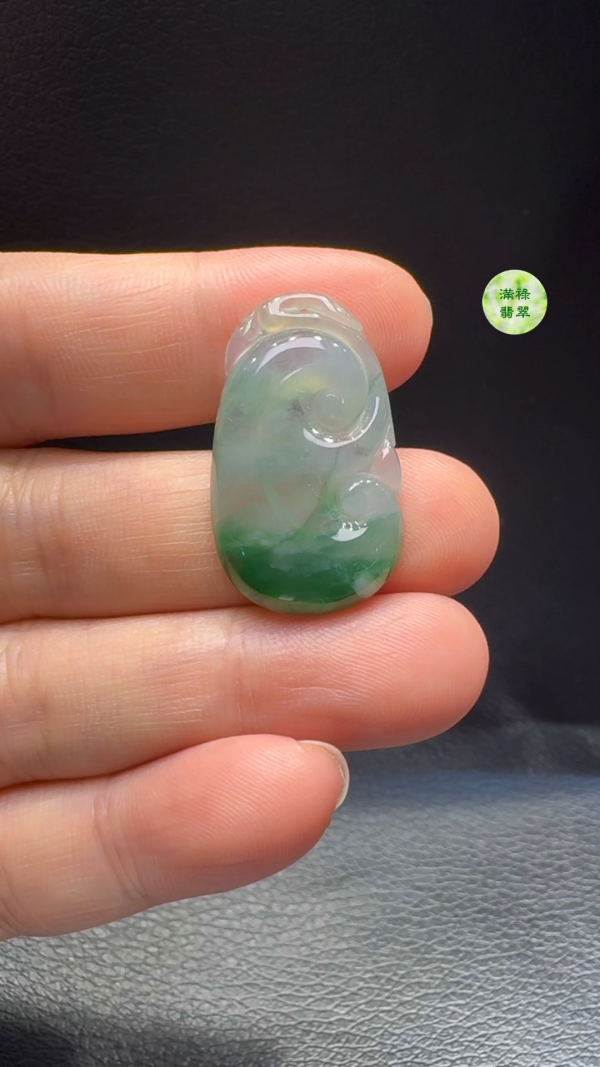 翡翠A貨玉器如意翡翠吊墜 29-17-3.7mm