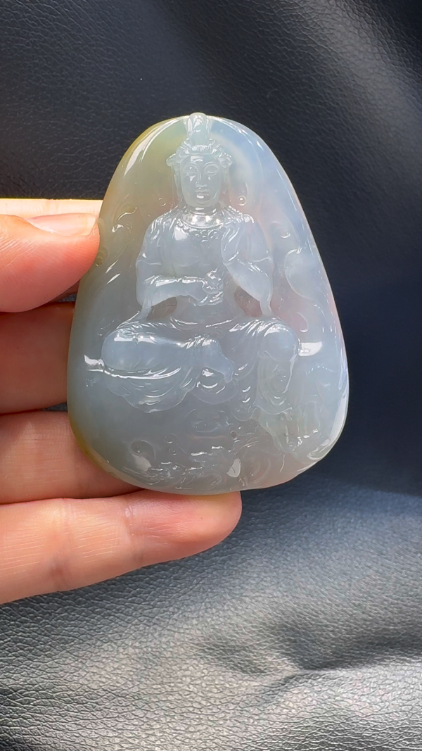 翡翠A貨玉器自在觀音翡翠吊墜 69-51-10mm