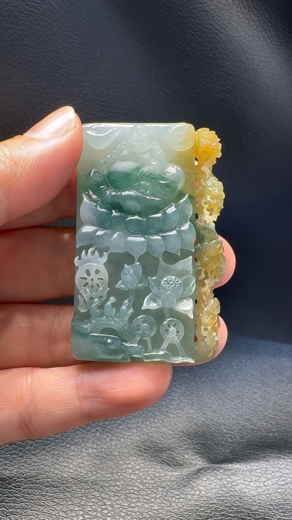 翡翠A貨玉器彌勒佛翡翠吊墜 尺寸：55-32-12mm