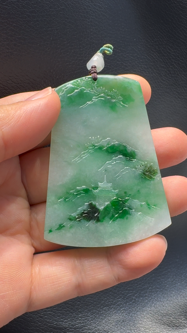 翡翠A貨玉器山水牌翡翠吊墜 60-43-5.8mm - Image 9