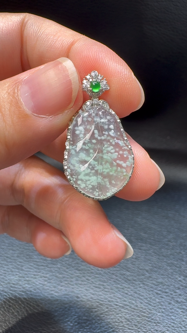 18K翡翠A貨玉器樹葉玉葉翡翠吊墜 雪花棉主石20-14mm