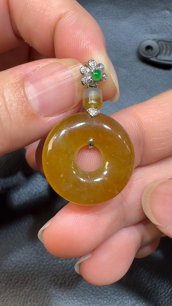 翡翠直播商品#69-18k白金鑽石紅黃翡平安扣平安環 - Image 2