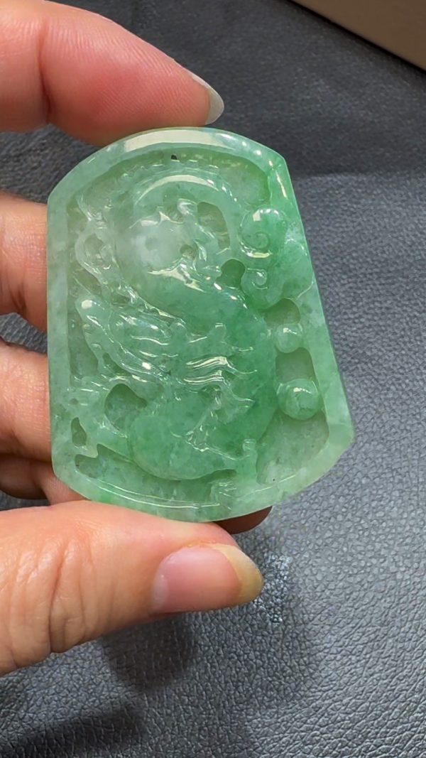 翡翠直播商品#84 - 翡翠A貨龍牌吊墜 - Image 3