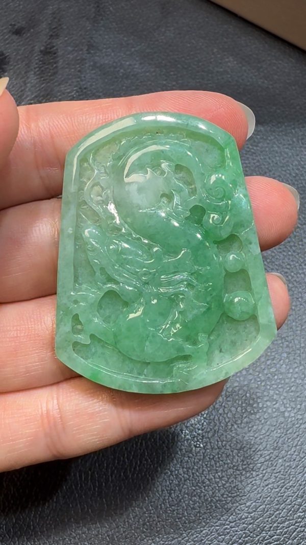 翡翠直播商品#84 - 翡翠A貨龍牌吊墜 - Image 2