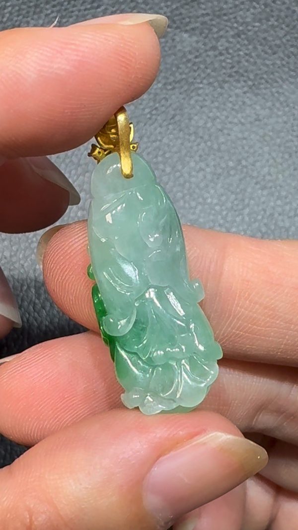 翡翠直播商品#99-18K翡翠玉器陽綠生財生菜吊墜 - Image 5