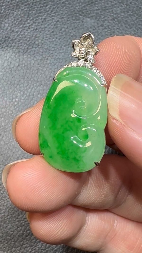 翡翠直播商品#101-18K白金鑽石翡翠如意吊墜 - Image 4