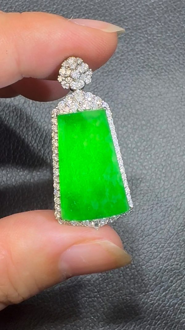 翡翠直播商品#106-18K白金鑽石翡翠陽綠無事牌吊墜 - Image 7
