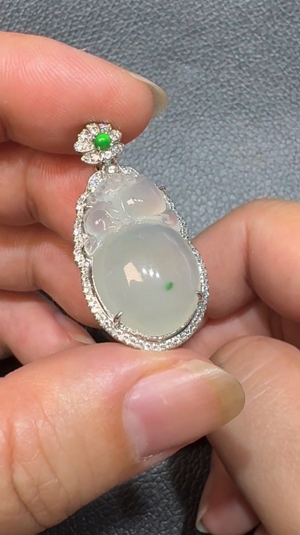 翡翠直播商品#107-18K白金鑽石翡翠猴桃翡翠吊墜 - Image 2