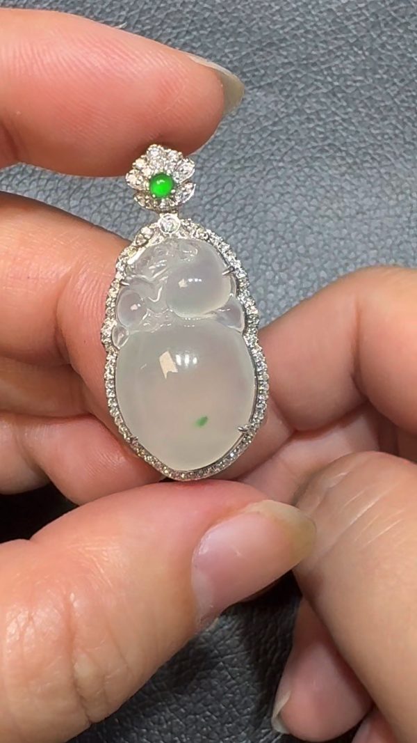 翡翠直播商品#107-18K白金鑽石翡翠猴桃翡翠吊墜 - Image 5
