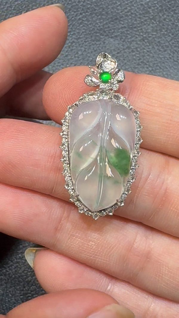 翡翠直播商品#109-18K白金鑽石翡翠樹葉吊墜 - Image 2