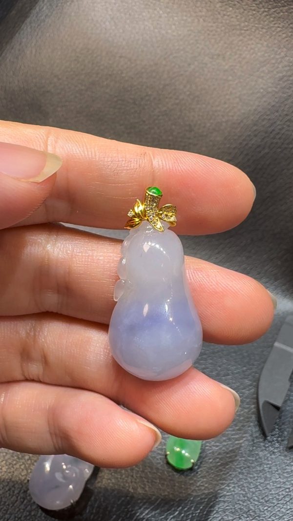 翡翠直播商品#114-18K白金鑽石紫羅蘭福瓜福果吊墜