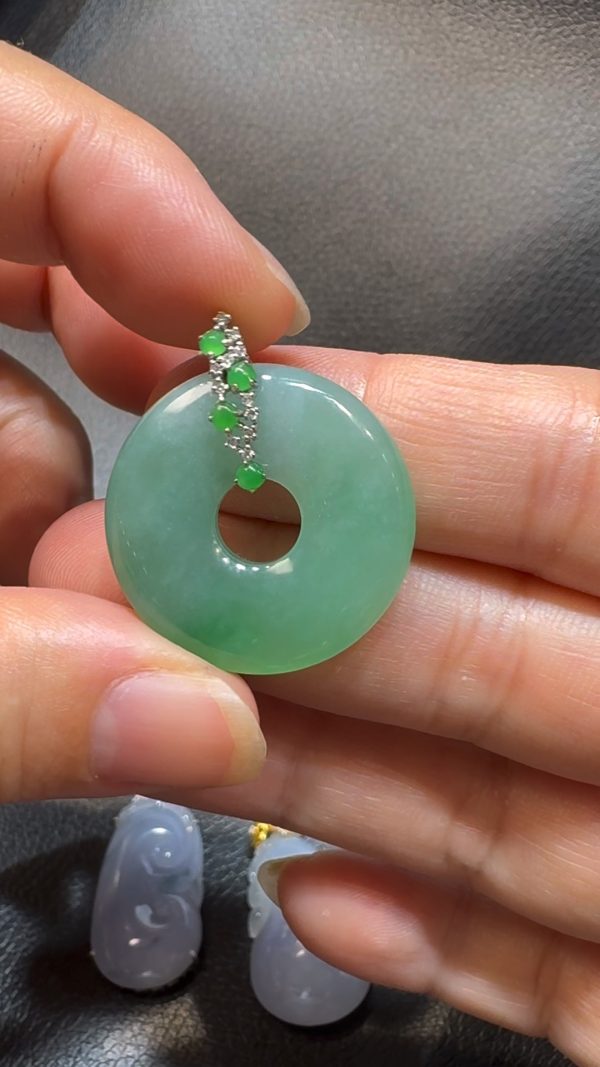 翡翠直播商品#115-18K白金鑽石翡翠平安扣 - Image 2