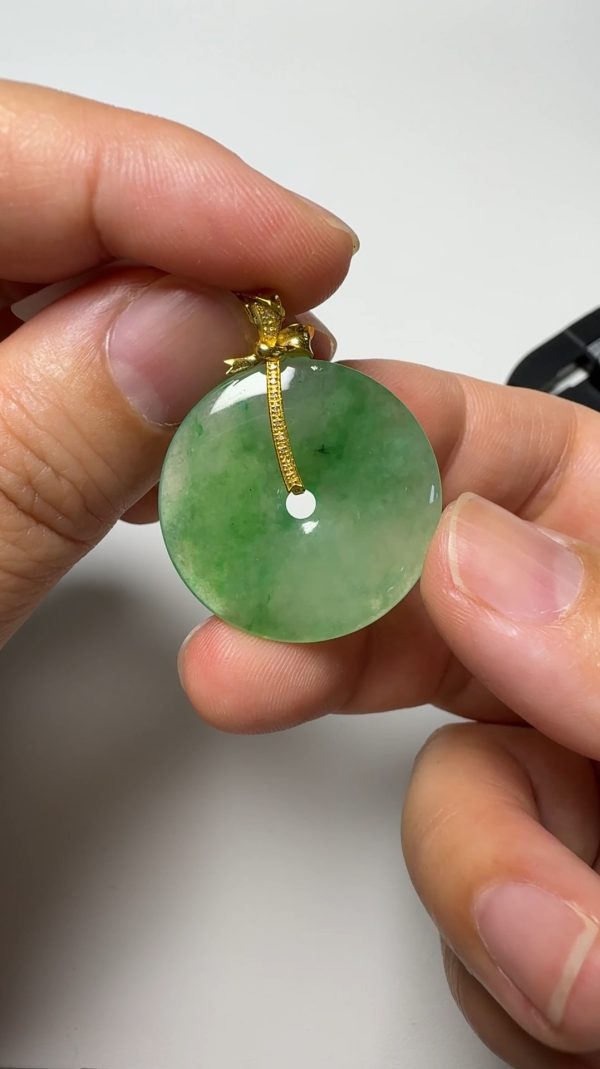 翡翠直播商品#148-18K黃金鑽石平安扣玉扣翡翠吊墜 - Image 2