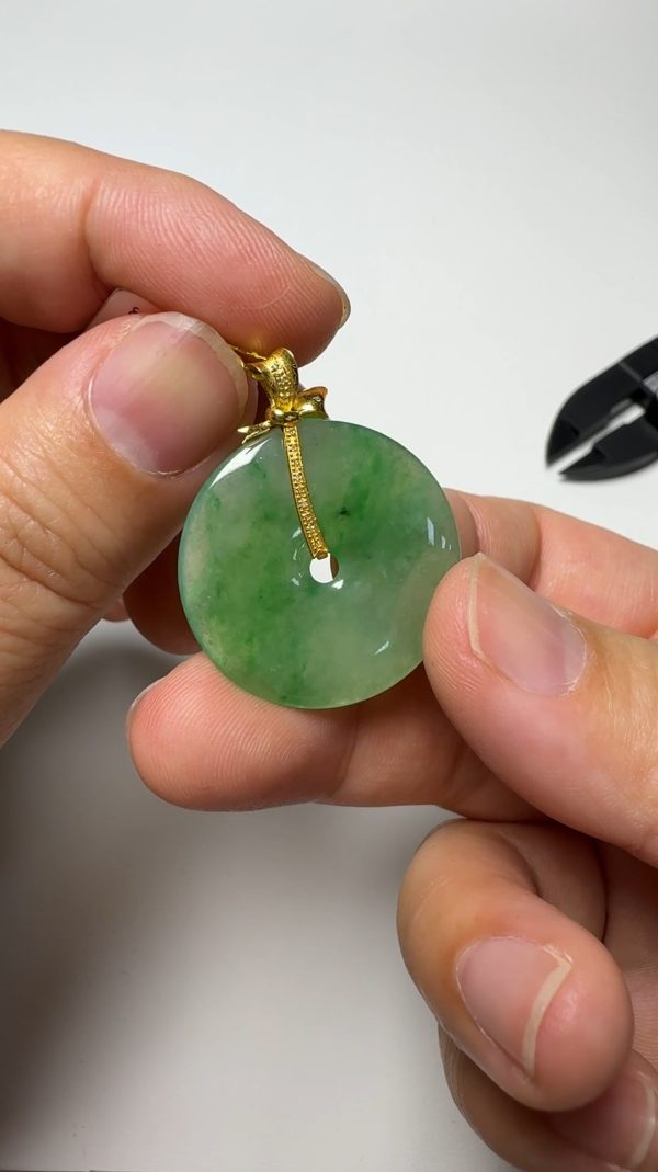 翡翠直播商品#148-18K黃金鑽石平安扣玉扣翡翠吊墜 - Image 3