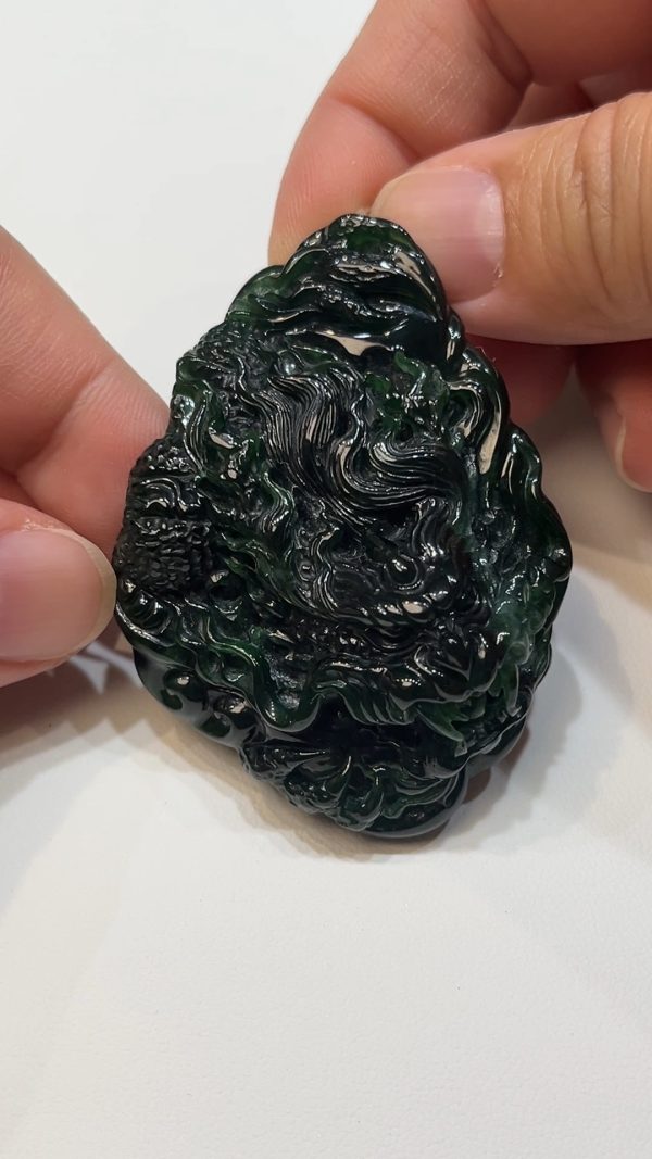 翡翠直播商品#177-特色墨翠龍牌吊墜