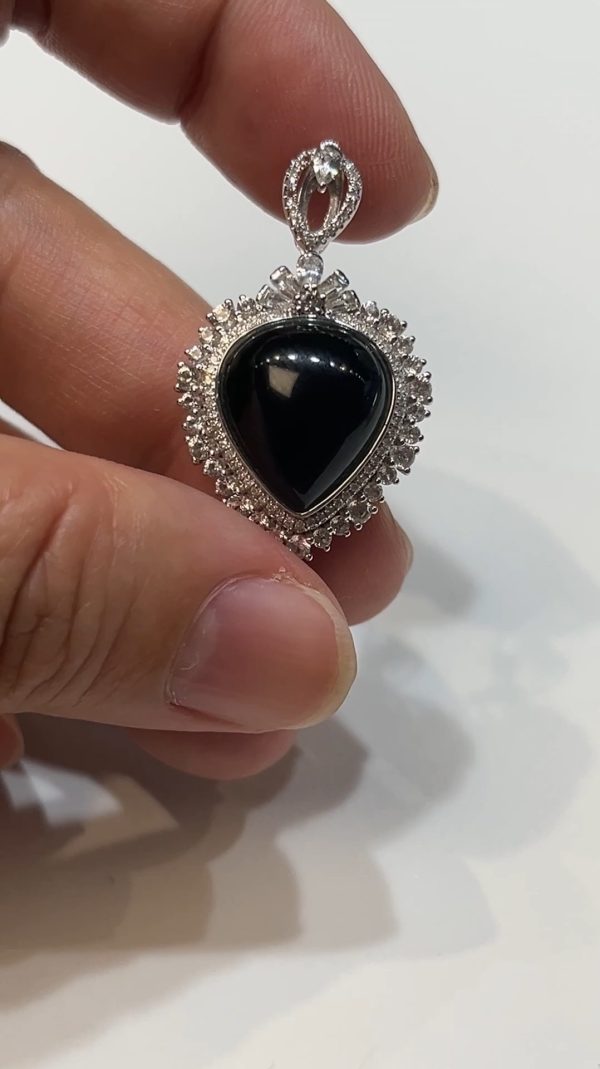 翡翠直播商品#182-18K白金鑽石翡翠墨翠心形吊墜 - Image 4