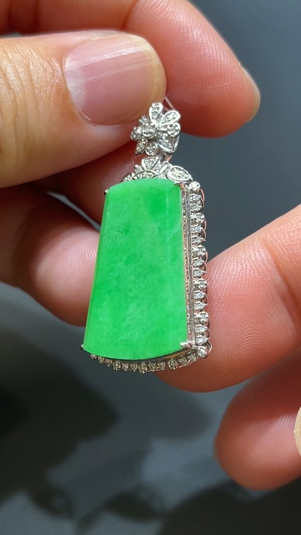 翡翠直播商品#207-18K白金鑽石鑲無事牌吊墜 - Image 2
