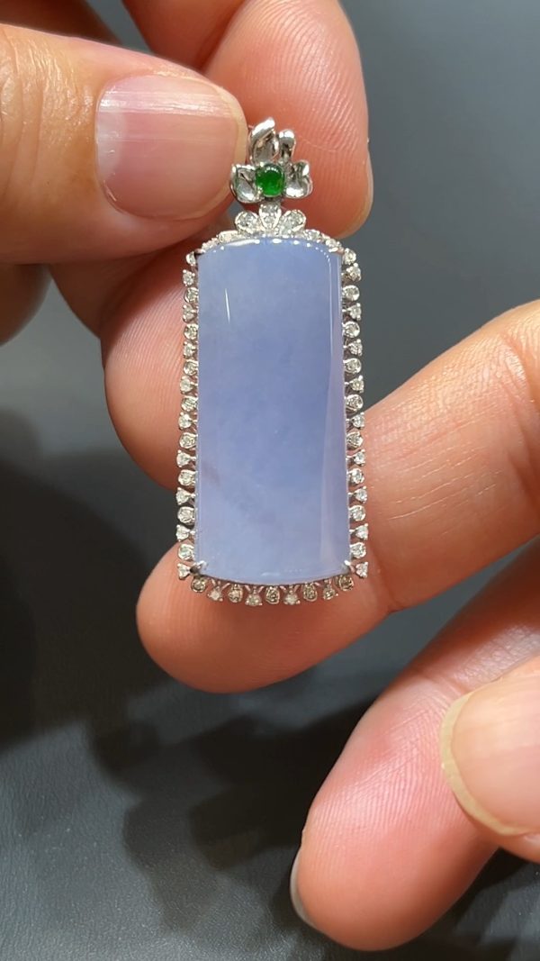 翡翠直播商品#209-18K白金鑽石鑲嵌紫羅蘭無事牌吊墜 - Image 7