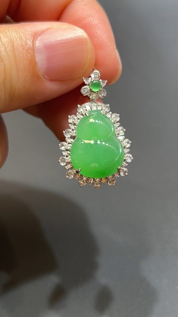 翡翠直播商品#210-18K白金鑽石鑲嵌葫蘆吊墜 - Image 2