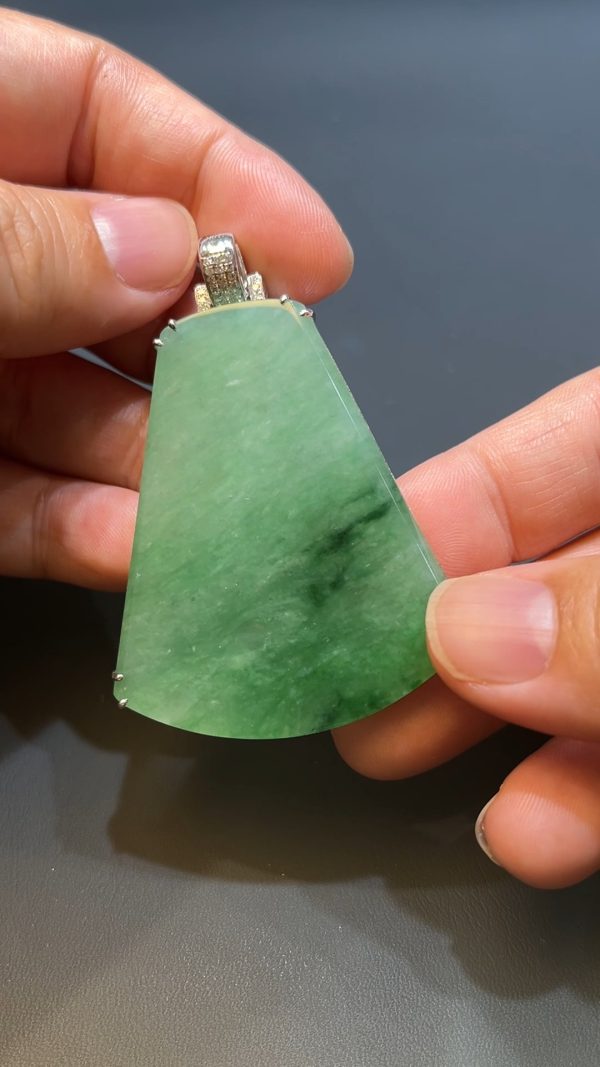 翡翠直播商品#221-18k白金鑲嵌無事牌翡翠吊墜 - Image 2
