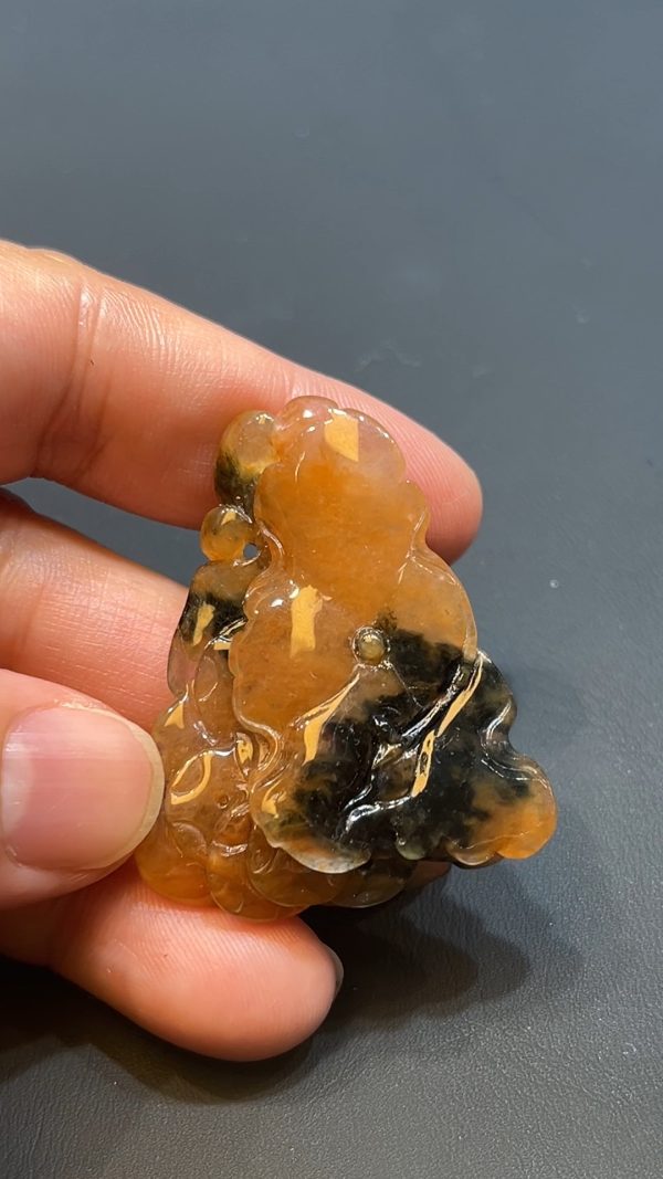 翡翠直播商品#226-紅翡帶烏鷄特色荷葉翡翠吊墜 - Image 7
