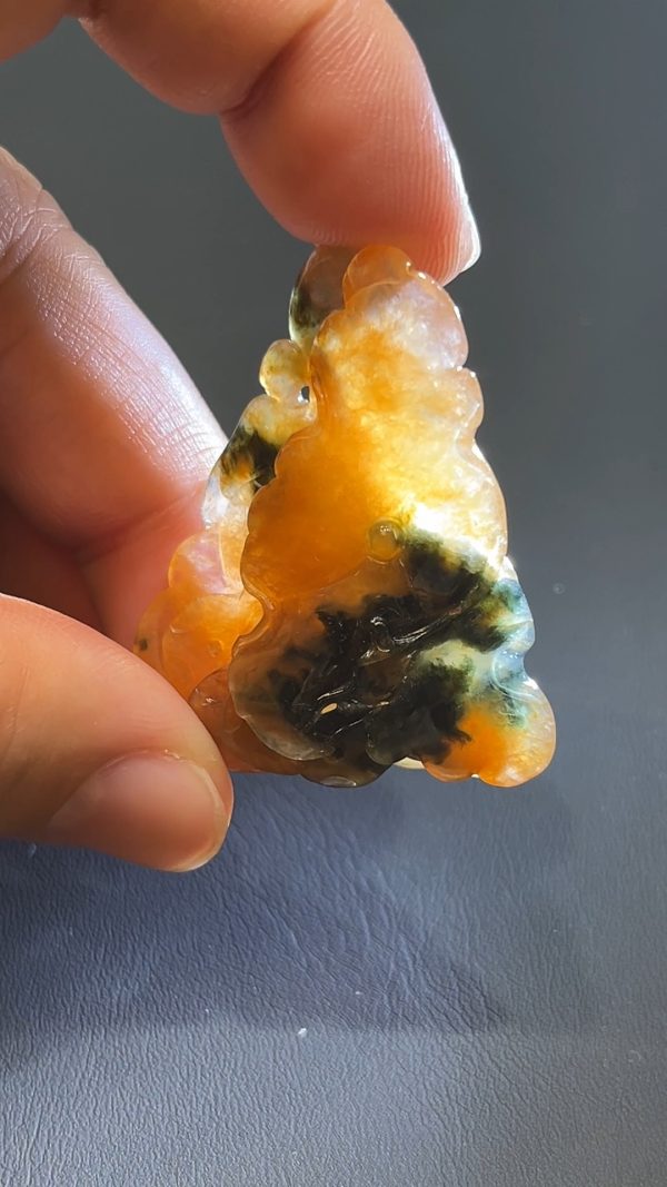 翡翠直播商品#226-紅翡帶烏鷄特色荷葉翡翠吊墜 - Image 8