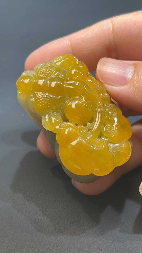 翡翠直播商品#233-黃翡翠立體貔貅吊墜