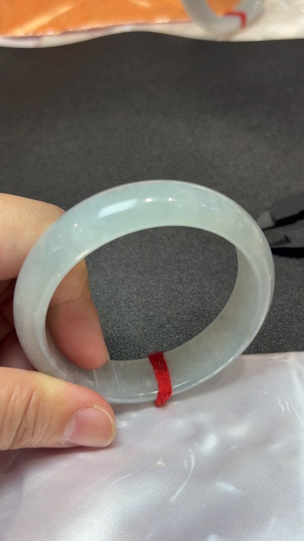 翡翠素韻｜白色糯冰種玉手鐲（直播編號322｜內徑53.8mm）