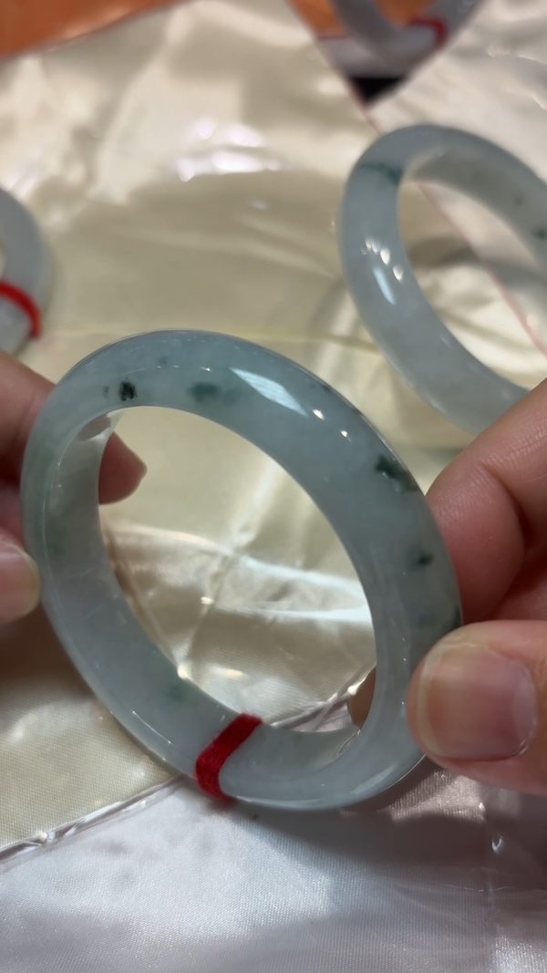 翡翠清韻｜天然飄綠花手鐲（編號323 或 324｜內徑54.5mm） - Image 14