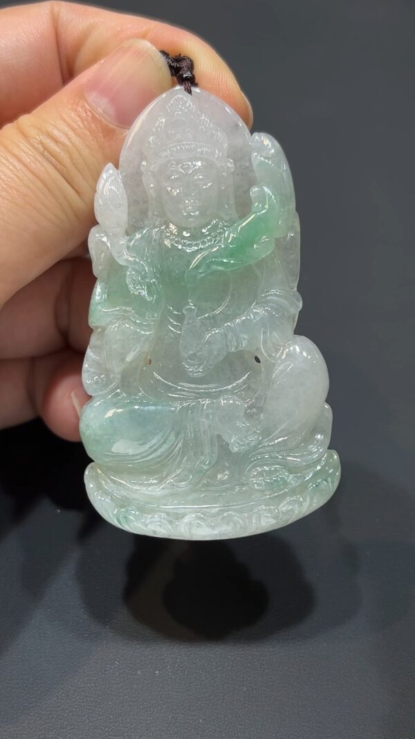 翡翠玉器精選 柳影慈光・翡翠坐姿觀音寶瓶吊墜  編號#372 - Image 5