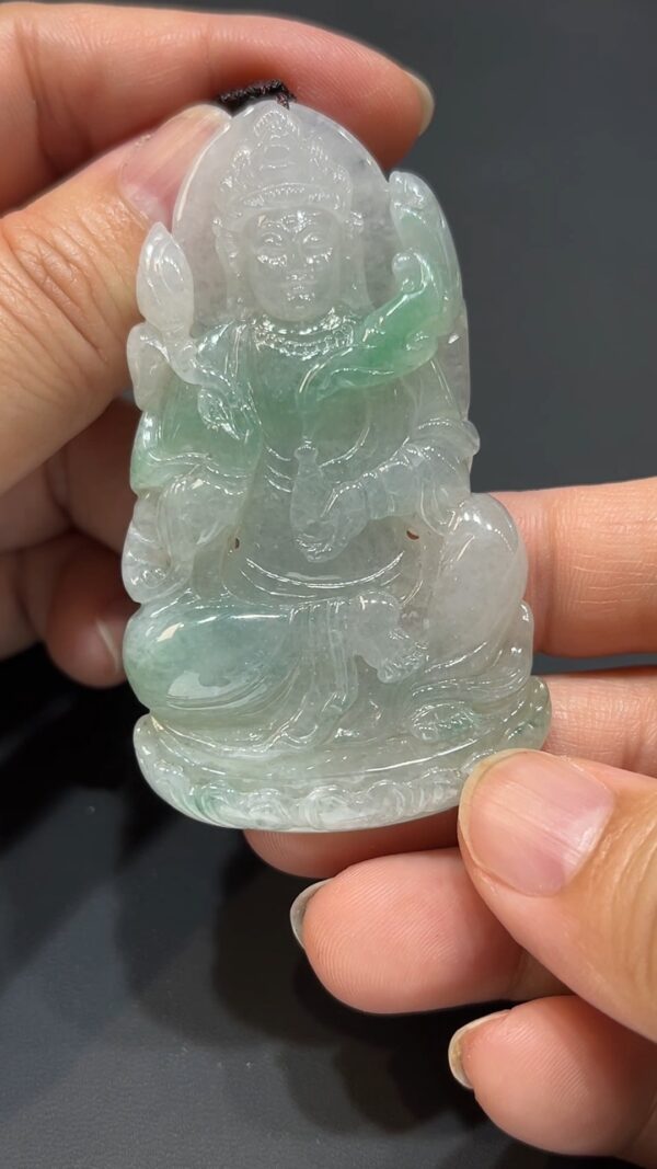 翡翠玉器精選 柳影慈光・翡翠坐姿觀音寶瓶吊墜  編號#372 - Image 6