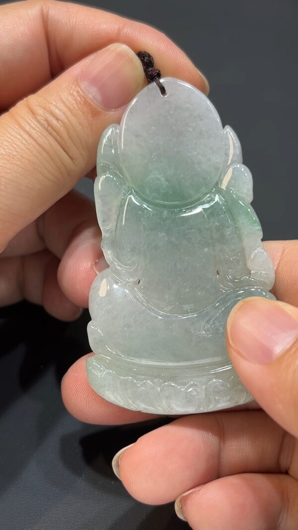 翡翠玉器精選 柳影慈光・翡翠坐姿觀音寶瓶吊墜  編號#372 - Image 3