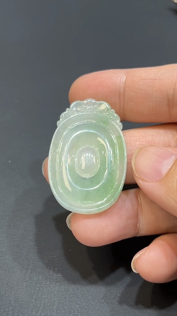 翡翠玉器精選 編號# 415 淺綠翡翠福貝吊墜 - Image 6