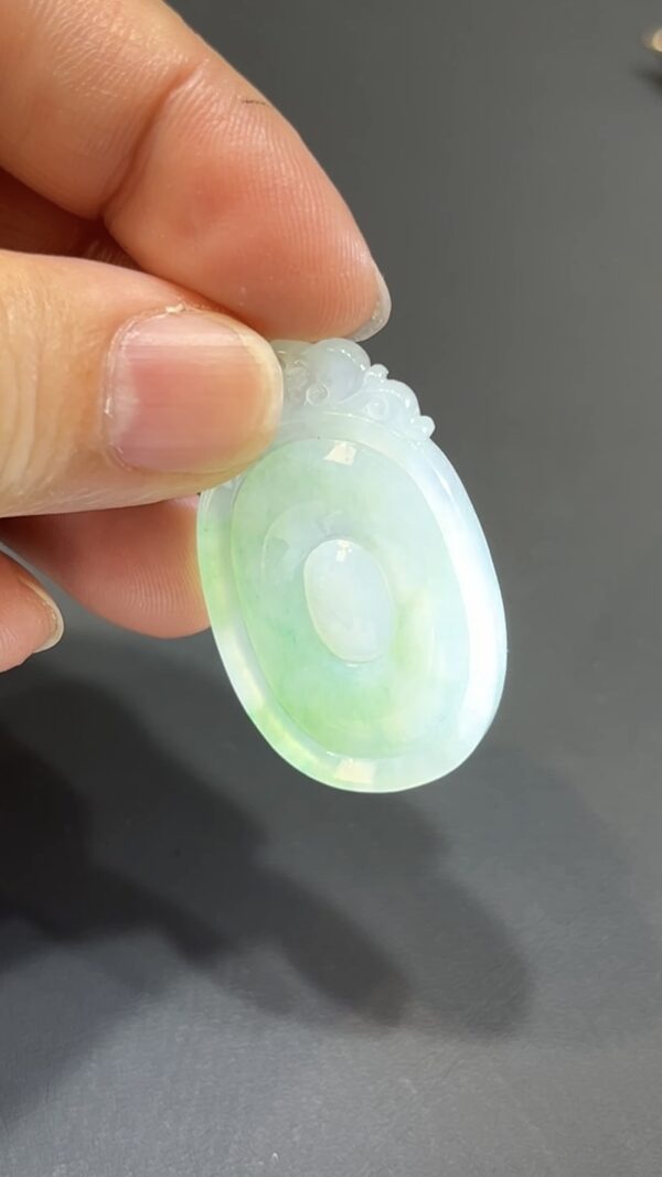翡翠玉器精選 編號# 415 淺綠翡翠福貝吊墜 - Image 7