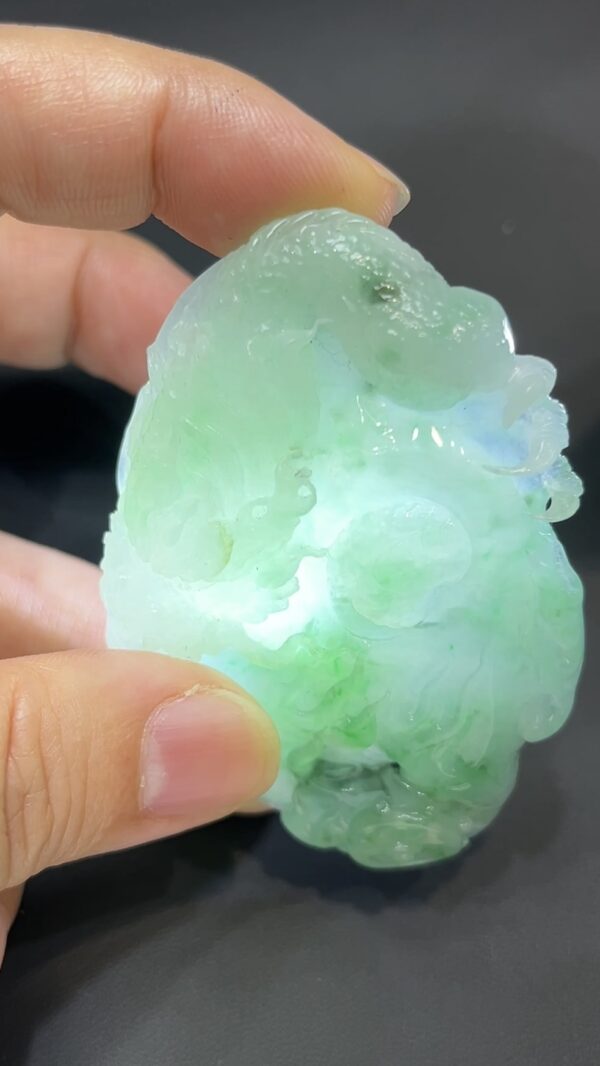 翡翠玉器精選 龍魂覺醒・立體雕刻翡翠龍牌 編號# 425 - Image 6